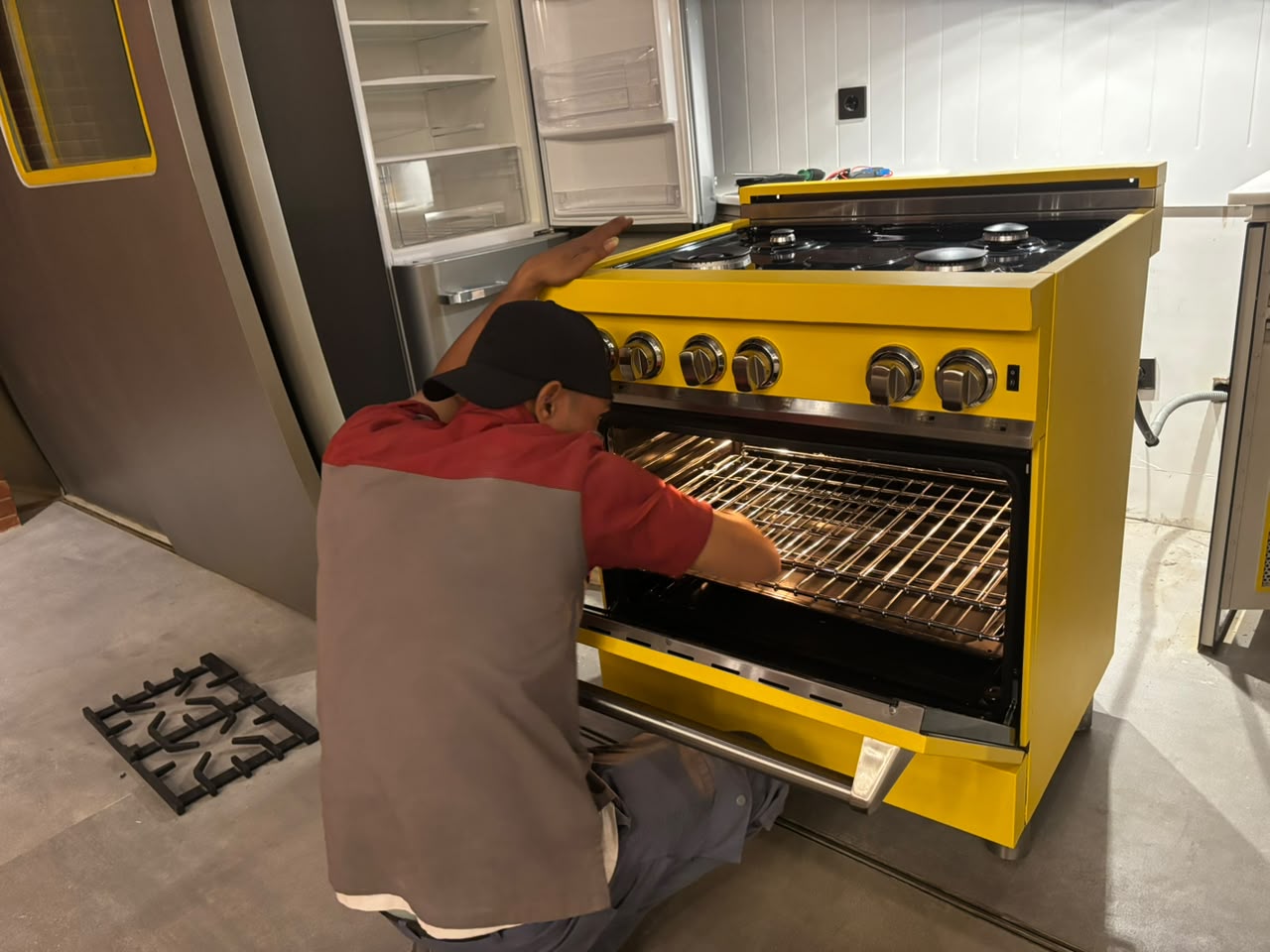 Penyetelan Engsel & Pemasangan Seal Oven