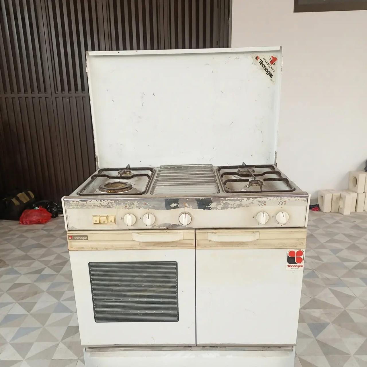 Sebelum - Overhaul & Rekondisi Freestanding Stove Tecnogas